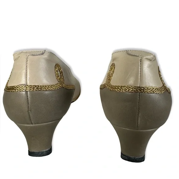 Bally Vtg Womens Pumps Size 5.5 Beige Two Tone Low Heel Classic Leather Metallic - Picture 3 of 7